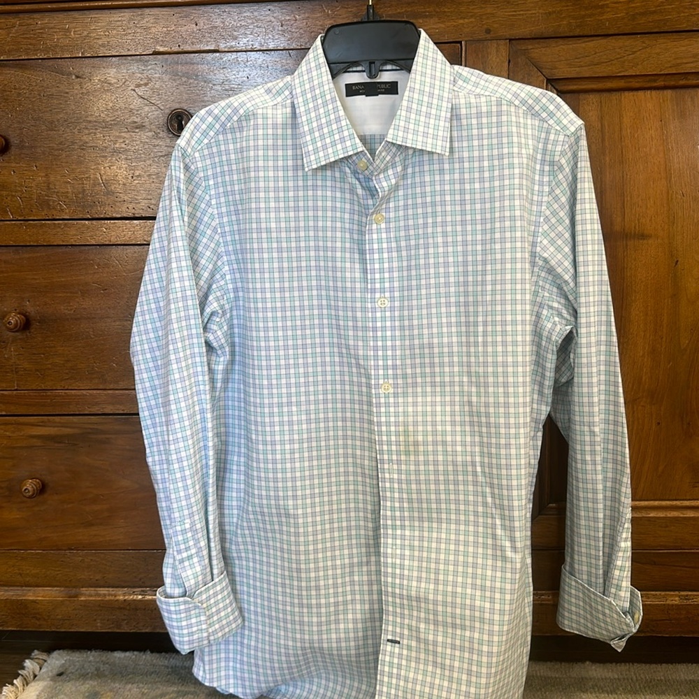 Banana republic, non-iron, slim, fit size medium